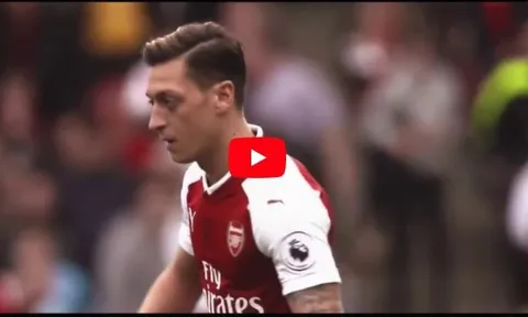 Những pha giật gót điệu nghệ của Mesut Ozil