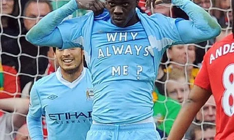 Những pha xử lí chẳng giống ai của Balotelli