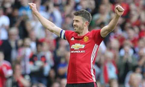 Những pha xử lý đẳng cấp của Michael Carrick
