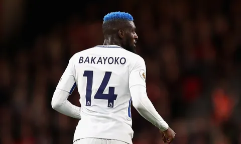Những sai lầm ngáo ngơ của Tiemoue Bakayoko