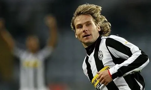 Những siêu phẩm có 1-0-2 của Pavel Nedved