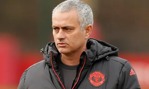 Ngó lơ top 4, Mourinho chơi tất tay với Europa League