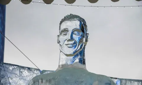 Ronaldo hóa 'ông hoàng băng giá' tại Nga