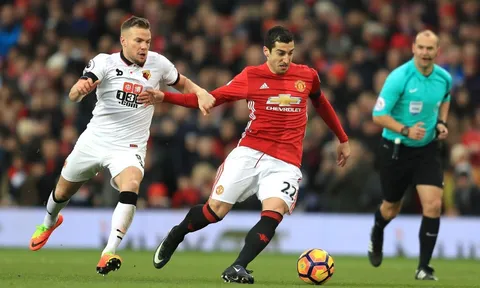 Nổ súng, Mkhitaryan có quà tặng CĐV nhà