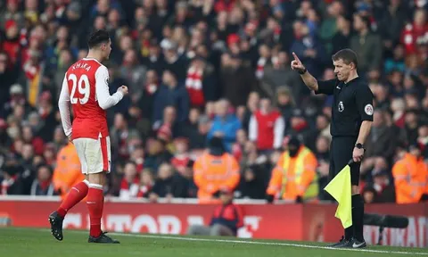 NÓNG: Arsenal nguy to, Xhaka bị treo giò 4 trận