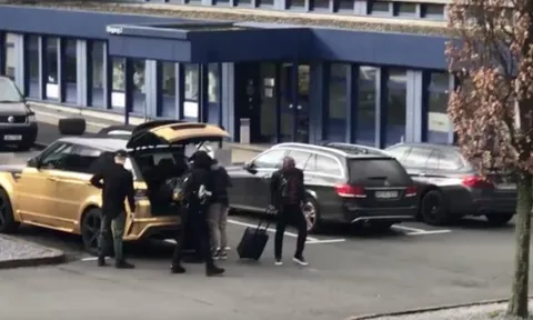 Nóng: Aubameyang đã ra sân bay, hướng về London