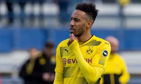 NÓNG: Lại bị Dortmund trảm, Aubameyang ở rất gần Arsenal