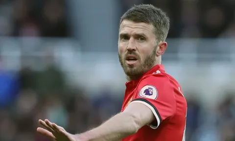NÓNG! Michael Carrick thông báo giải nghệ