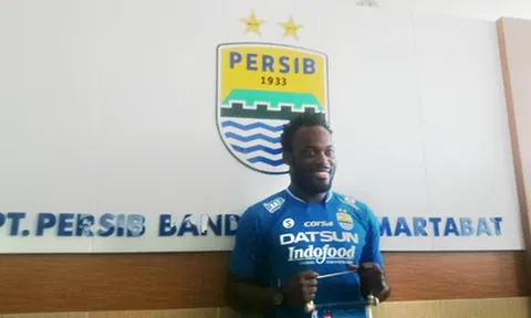 NÓNG: Michael Essien khoác áo CLB Đông Nam Á