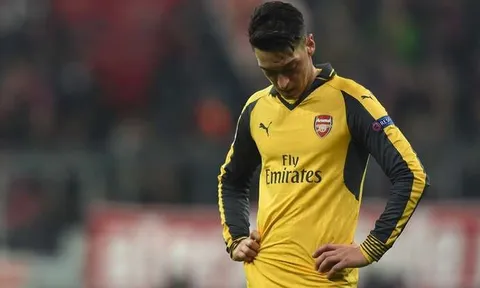 Oezil mất tích, CĐV Arsenal sáng tác ngay bài hát mới