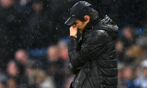 Ôm mặt dưới mưa, Conte bất lực trước sức mạnh Man City
