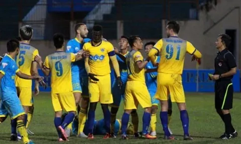 V-League làm hư ngoại binh