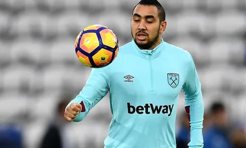 Ông trùm WWE gửi thông điệp 'dằn mặt' Dimitri Payet