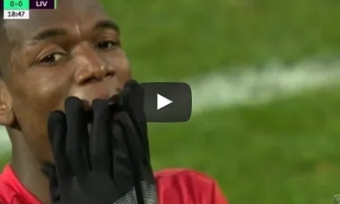 Paul Pogba chơi cực tệ trong trận hòa 1-1 với Liverpool