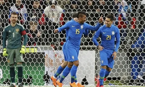 Paulinho tiếp tục thể hiện duyên ghi bàn khi lên tuyển
