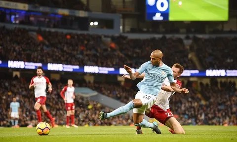 Pep đúng khi bảo "có 3 Fernandinho Man City sẽ vô địch"