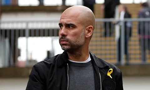 Pep Guardiola thở dài khi Man City chuẩn bị xung trận
