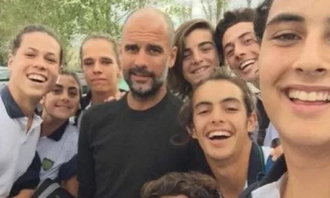 Pep Guardiola 'tôn sư trọng đạo', đến thăm bậc thầy HLV