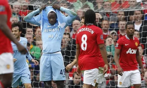 Pha bóng làm nên tên tuổi Mario Balotelli vs Man United