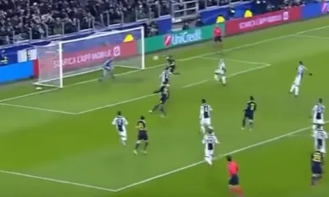 Pha cứu thua không tưởng của Buffon trước pha dứt điểm của Kane