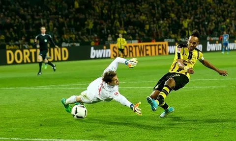Phá lưới Hamburg, Aubameyang cán mốc 25 bàn