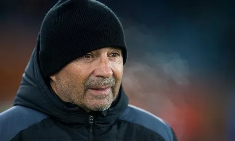 TIẾT LỘ: "Phù thuỷ" Sevilla suýt là nguời của Chelsea