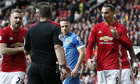 Phung phí, phạt đền,... fan Man Utd bắt đầu lo lắng