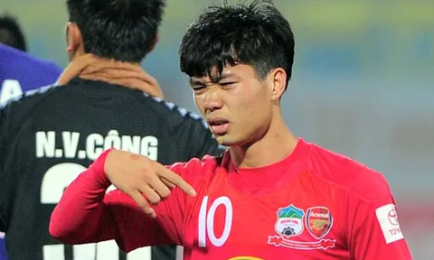 Công Phượng vẫn khó thở và đang được bác sĩ theo sát