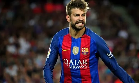 Pique có thể bị phạt vì 'phán xét' trọng tài