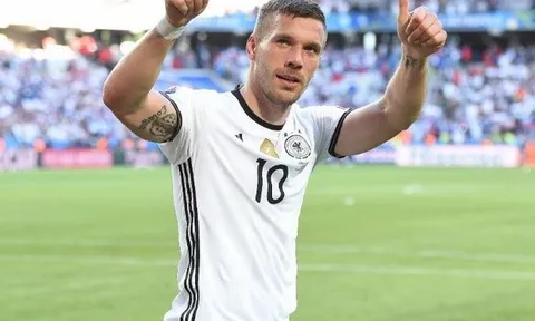 "Tschö, Poldi!” - Tạm biệt Hoàng tử của Die Mannschaft