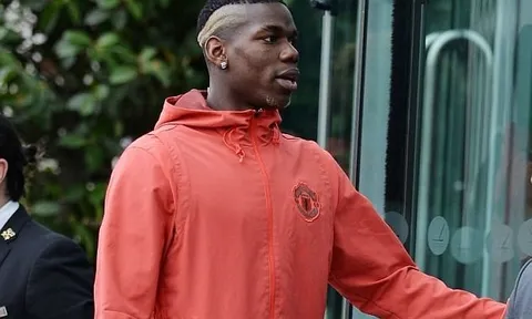 Pogba trở lại tóc đen sau 2 tháng nhuộm vàng