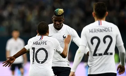 Pogba sút phạt đẳng cấp, Pháp đè bẹp Nga trên sân khách