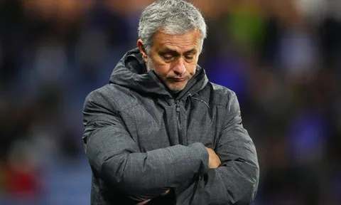 Mourinho đùng đùng trút cơn thịnh nộ lên 2 "ông kễnh" MU