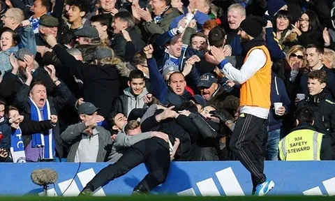 Premier League thế này, hãy trao luôn cúp cho Chelsea!
