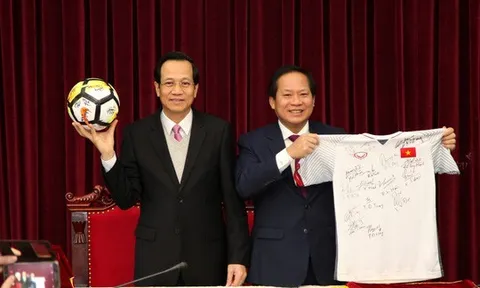 Áo đấu và bóng U23 Việt Nam đã có chủ với giá 20 tỉ đồng