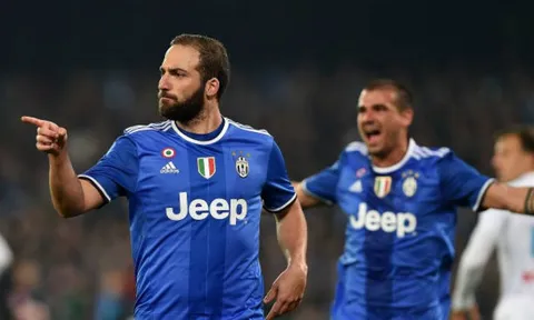 Ra chân lạnh lùng, Higuian 'tiễn' Napoli khỏi Coppa Italia