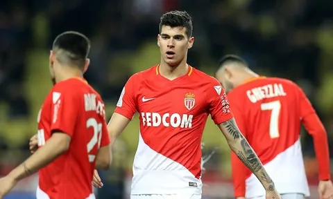 Ra mắt Monaco, 'thần đồng' Italia đi vào lịch sử