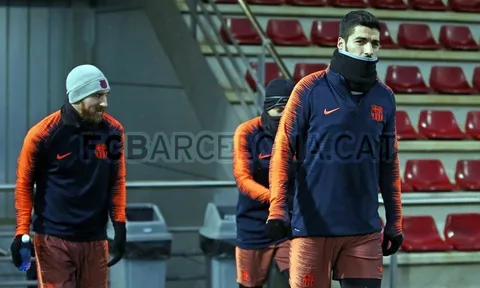 Real bại trận, dàn sao Barca rộn ràng trên sân tập