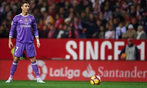 Real bại trận, Ronaldo vẫn lập kỉ lục trên chấm 11m
