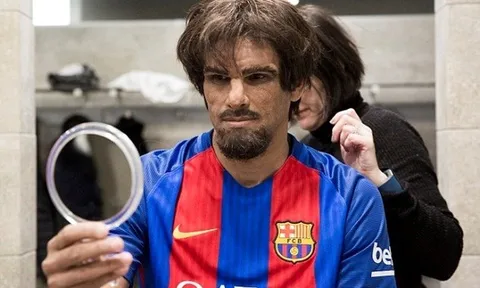 Rivaldo cải trang tái xuất sân cỏ