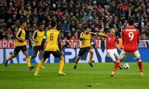 Robben ghi bàn mô-típ cũ, Arsenal bị 'troll' không thương tiếc