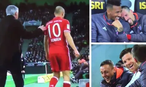 Robben hờn dỗi, cầu thủ Bayern cười lăn lộn