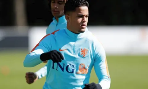 Ronald Koeman đặt trọn niềm tin vào con trai Kluivert