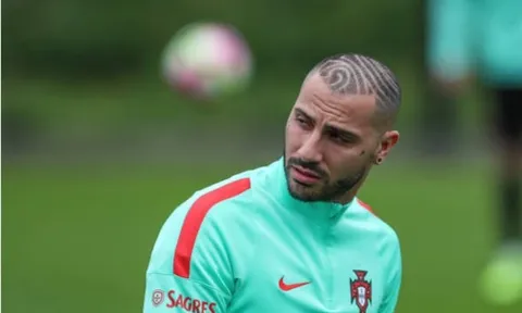 Ronaldo bị lu mờ bởi quả đầu mới của Quaresma