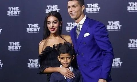 Ronaldo đến với Georgina Rodriguez vì bị phụ tình