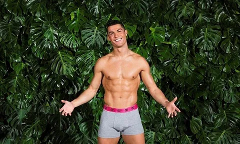 Ronaldo ra mắt bộ sưu tập đồ lót mới