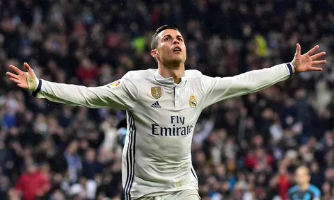 Ronaldo kiếm được bao nhiều tiền từ việc chơi Facebook?