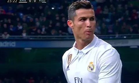 Ronaldo làm câm nín sự chỉ trích của khán giả nhà