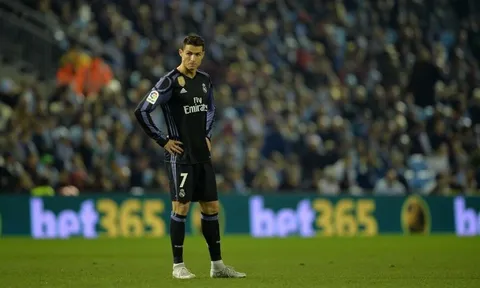 Ronaldo lập siêu phẩm, Real vẫn phải dừng chân ở Tứ kết Cúp Nhà vua