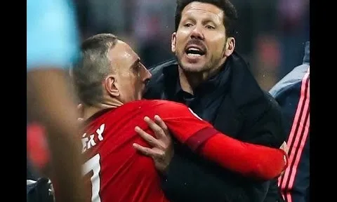 Ronaldo, Messi và những pha va chạm kinh điển năm 2016